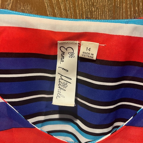 Fun summer dress! - Picture 3 of 3